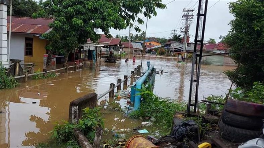 Lebaran, 5 kabupaten dilanda banjir, longsor