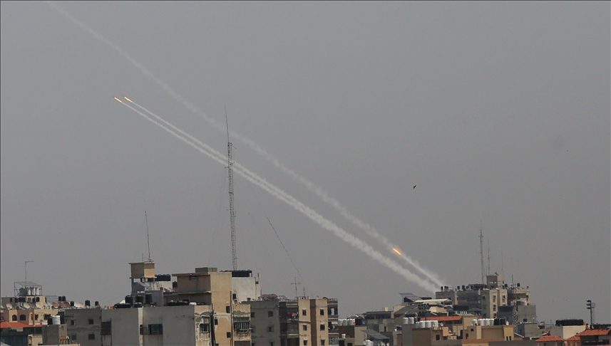 "القسام" يطلق رشقات من الصواريخ تجاه جنوب إسرائيل