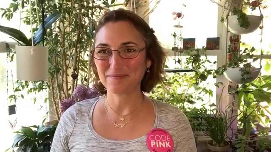 Activista judía califica los ataques israelíes en Palestina como “crímenes de guerra”