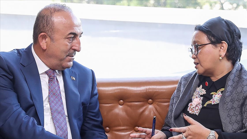 Bakan Çavuşoğlu, Endonezyalı mevkidaşı Marsudi ile Filistin'de yaşanan son gelişmeleri telefonda görüştü