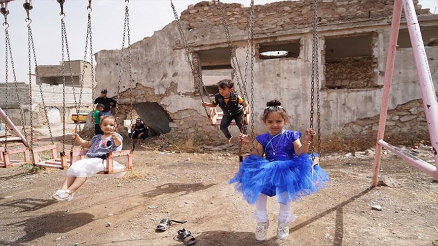 منداڵانی مووسڵ کە شاری یاریی نییە لە شارەکەیاندا، لە یاریە گەڕۆکەکاندا خۆشی جەژن بەسەردەبەن