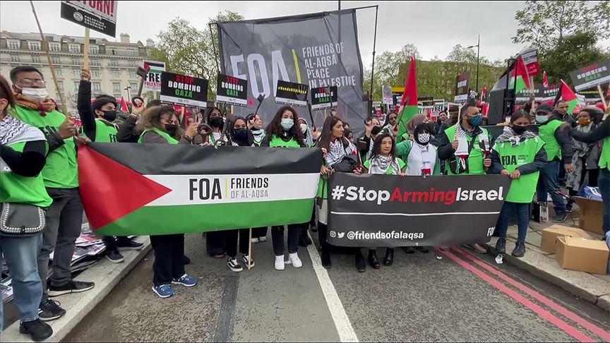 İsrail'in Gazze ve Mescid-i Aksa'ya saldırıları Londra'da protesto ediliyor