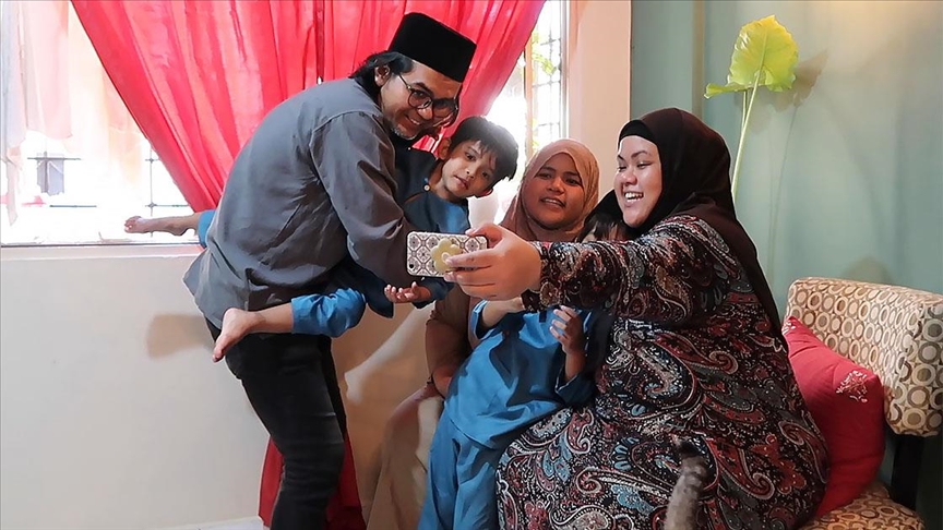 Malezyalı Müslümanlar, Kovid-19 salgını nedeniyle Ramazan Bayramı'nı evde geçirdi