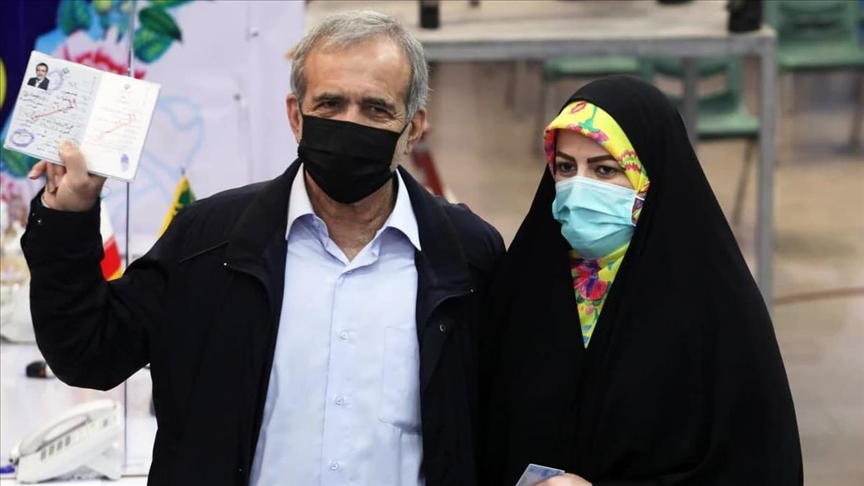 مسعود پزشکیان داوطلب نامزدی انتخابات ریاستجمهوری ایران شد
