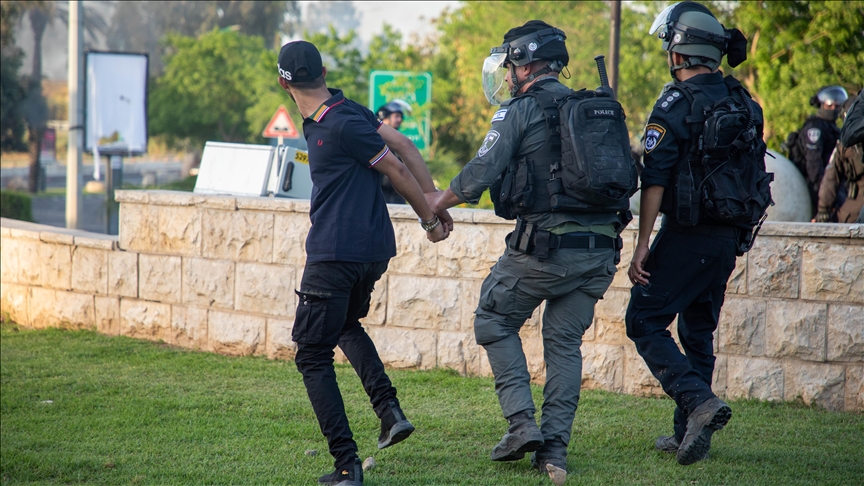 الشرطة الإسرائيلية تعتقل 15 فلسطينيا في مدينة اللد