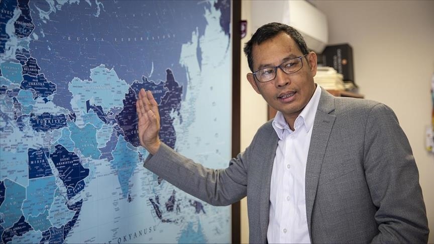 'Choke off dollars to Myanmar military to make a change'