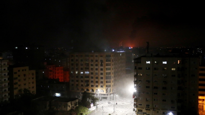 Израиль нанес удар по правительственным зданиям в Газе
