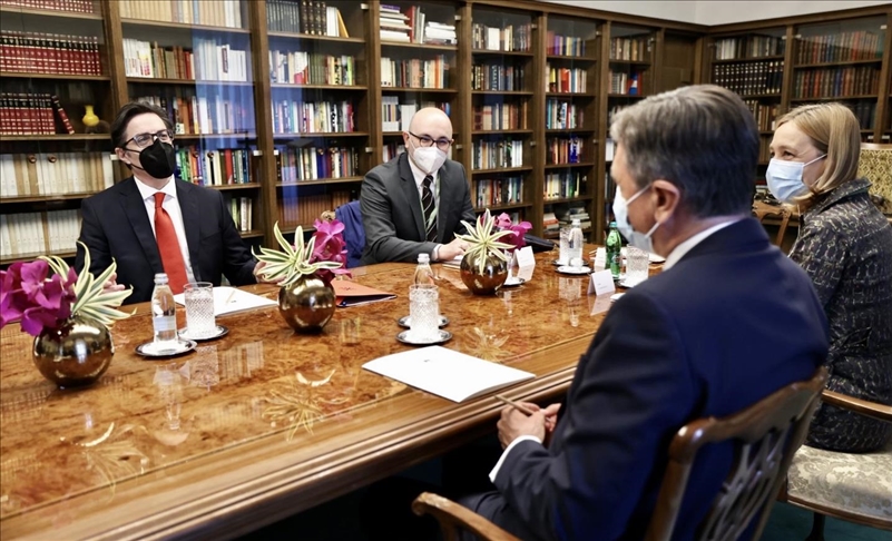 Средба на Пендаровски со Пахор и Милановиќ на самитот Брдо-Бриони