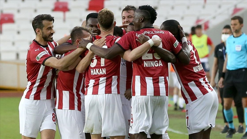 Sivasspor 'kötü' başladığı ligi 'iyi' bitirdi