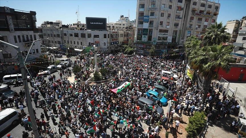 Palestinians rally to demand end to Israeli attacks on Gaza