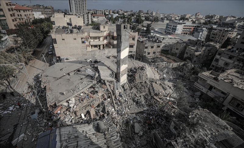 Израелските воени авиони уништија шесткатна зграда во Газа