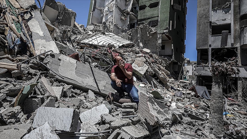 İsrail'in Gazze'ye düzenlediği saldırılarda 63'ü çocuk, 217 kişi hayatını kaybetti