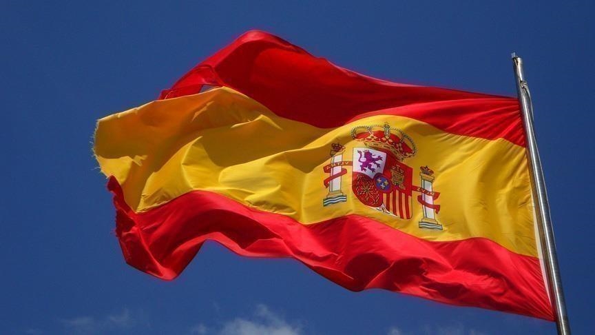 إسبانيا تستدعي سفيرة المغرب إثر تدفق 5 آلاف مهاجر على سبتة