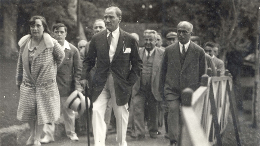 Atatürk Araştırma Merkezinden özel Atatürk fotoğrafları
