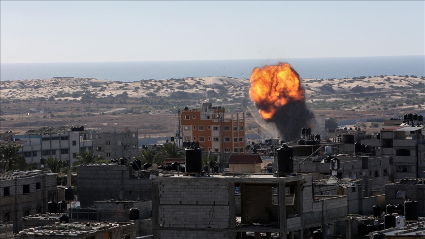 غزة... 4 شهداء بينهم "زوجان وابنتهما" في قصف إسرائيلي لمنزل