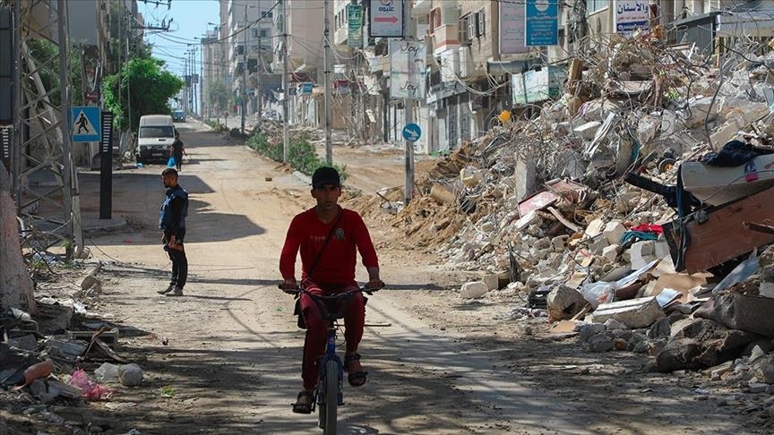 After 10 days of attacks, Israel agrees on cease-fire with Hamas