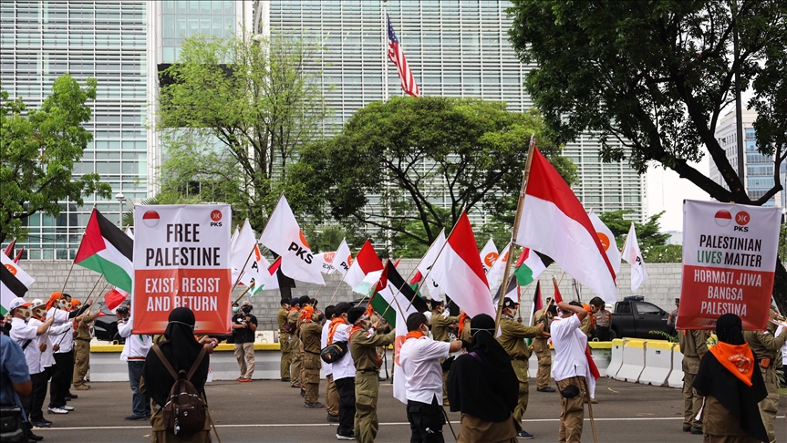 Indonesia’s largest Islamic party holds pro-Palestine rally outside US Embassy