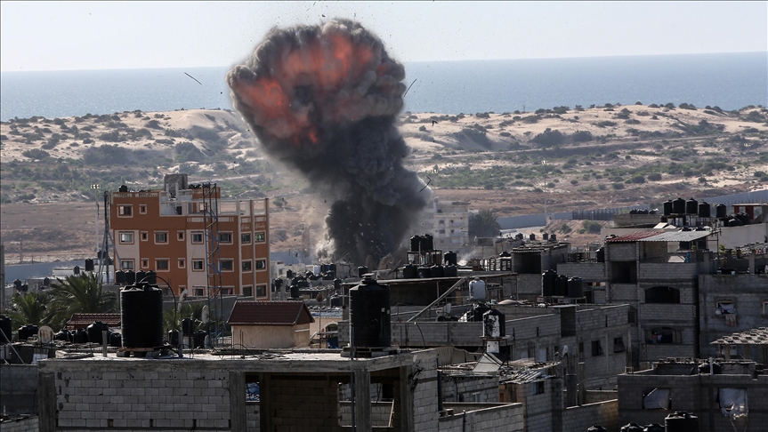 تقرير: إسرائيل ستكثف غاراتها على غزة خلال الساعات المقبلة