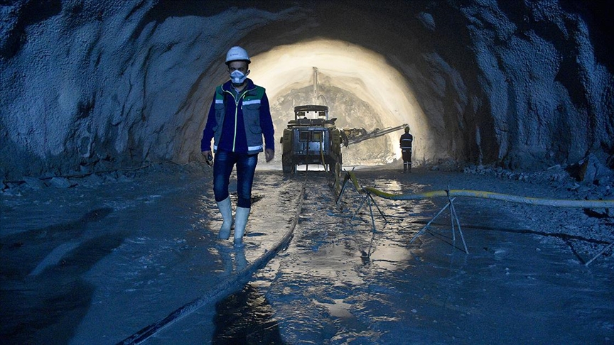 Yeni Zigana Tüneli'nde ışığa az kaldı