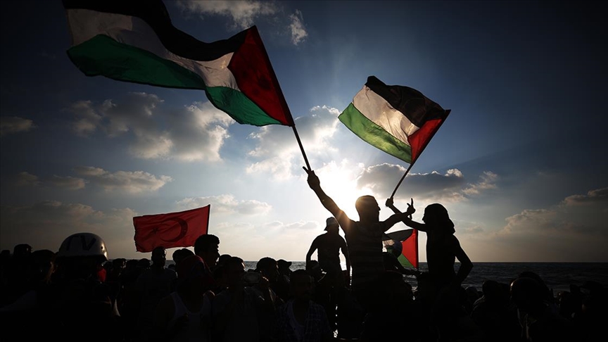 Hamas yetkilisi Rişk, Türkiye'nin, İsrail'in Gazze saldırısında 'Kudüs bayrağını taşıyan' tavrını övdü