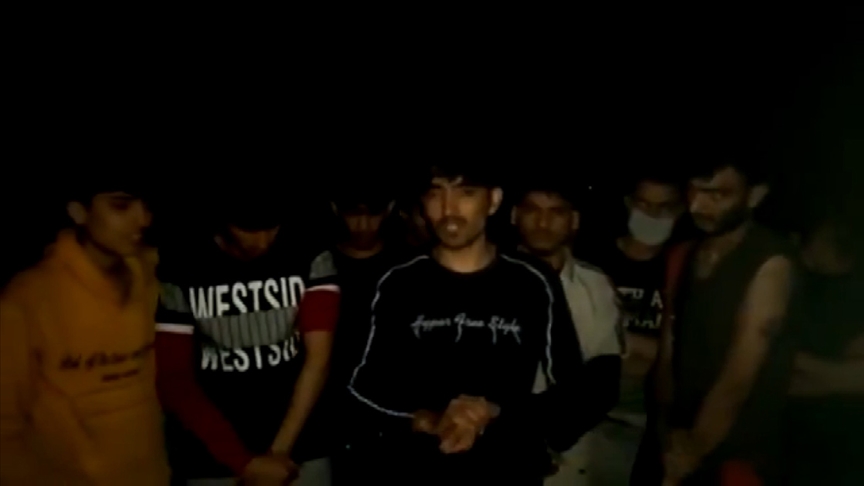 Mehmetçik'ten Yunanistan'ın yasa dışı yollarla Türkiye'ye göndermek istediği 42 düzensiz göçmene yardım eli