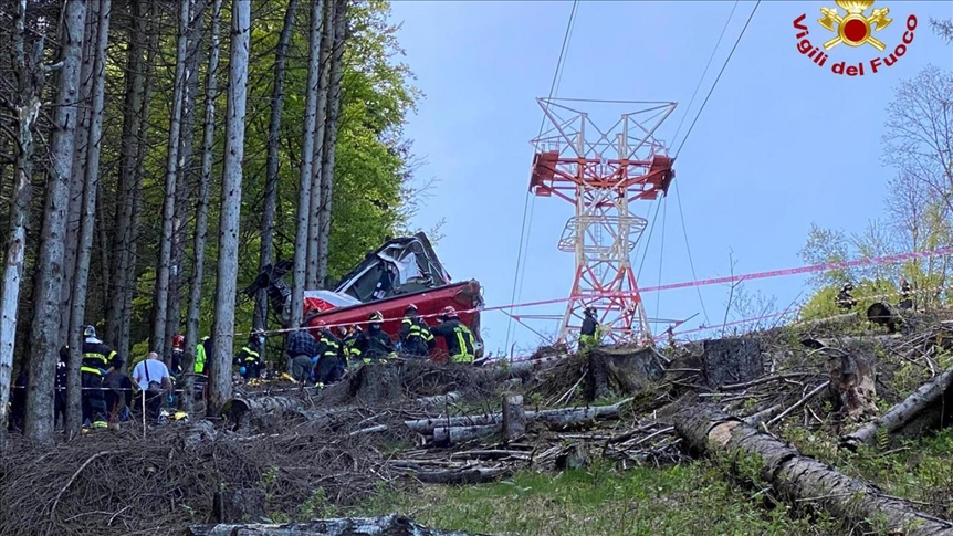 Accidente de teleférico en el norte de Italia dejó al menos 12 muertos