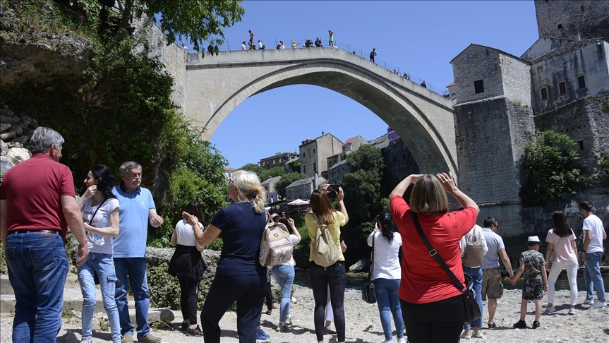 Znakovi oporavka: Stari grad u Mostaru konačno ispunili turisti