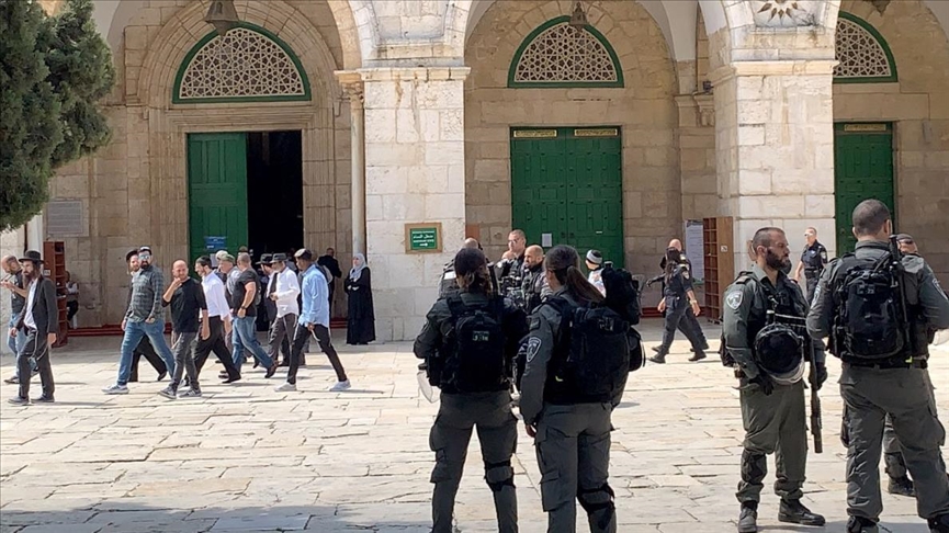 Fanáticos judíos asaltaron la mezquita de Al-Aqsa en Jerusalén tres semanas después de los ataques israelíes