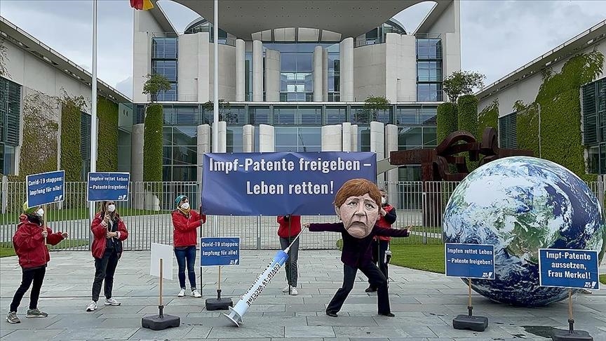 German activists decry Merkel's stance on COVID-19 vaccine patents