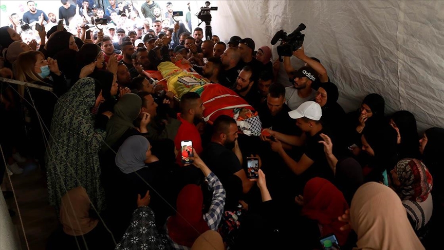 الضفة.. تشييع فلسطيني قتل برصاص قوة إسرائيلية خاصة