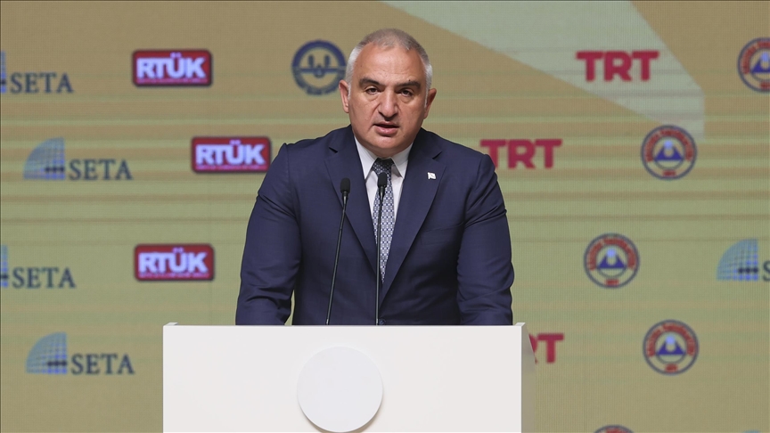 Bakan Ersoy: Sinema filmlerinde İslam'ı ve Müslümanları terörle, şiddetle özdeşleştirme çabaları yoğun şekilde sürüyor