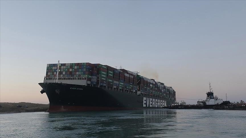 Mısır, Süveyş Kanalı'nı tıkayan gemi için istediği tazminat miktarını 916 milyondan 550 milyon dolara indirdi
