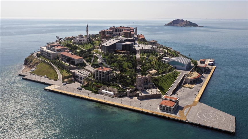 'Demokrasi ve Özgürlükler Adası' 27 Mayıs'ta yapılacak anma törenine hazırlanıyor