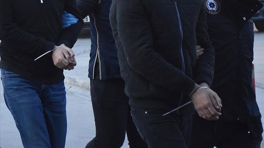22 FETO terror suspects arrested in Turkey