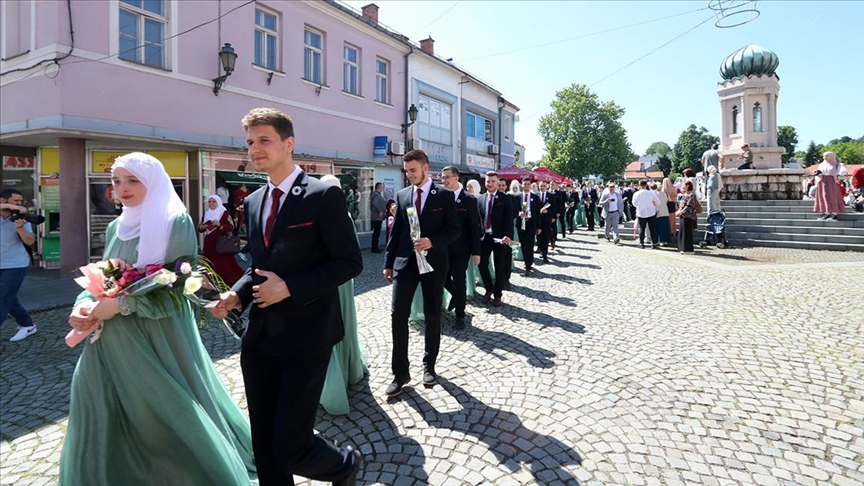 Tuzla: Behram-begova medresa ispratila 345. generaciju učenika
