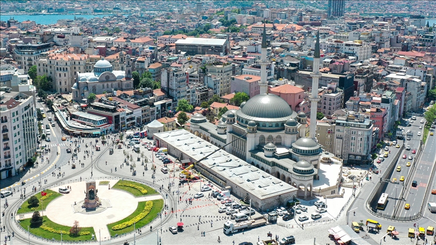 Taksim'e yapılan cami bugün açılıyor