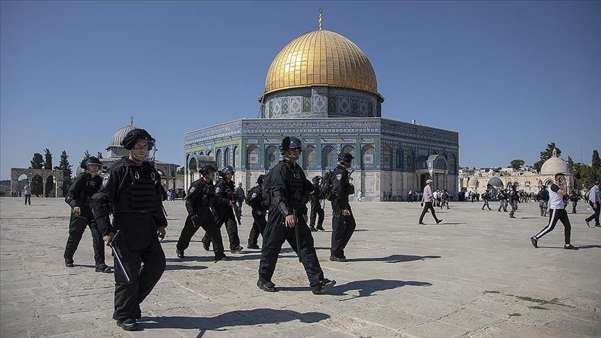 Fanatical Jews storm Al-Aqsa Mosque in East Jerusalem