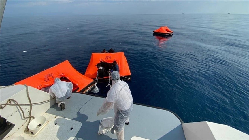 У берегов Турции спасены 10 выдворенных из вод Греции беженцев