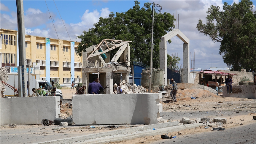 Bomb blast kills 3, wounds 7 in Somalia