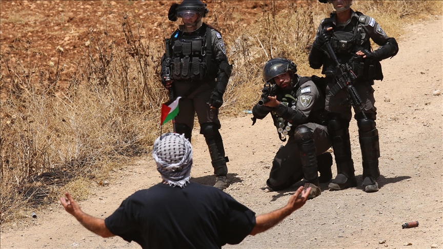 Israeli soldiers kill Palestinian during West Bank protests