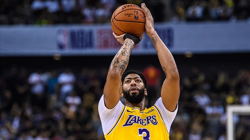 Son NBA şampiyonu Lakers, Suns'a karşı 2-1 öne geçti