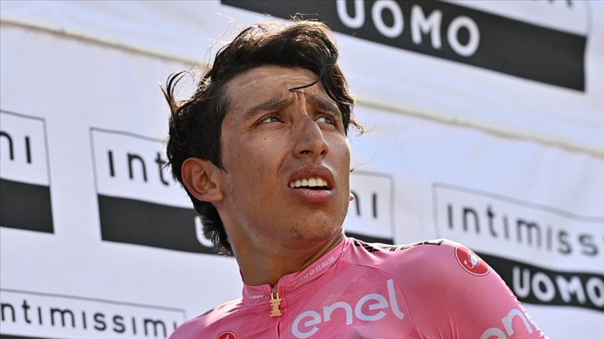 Egan Bernal llegó segundo en la etapa 20 del Giro de Italia y está a un