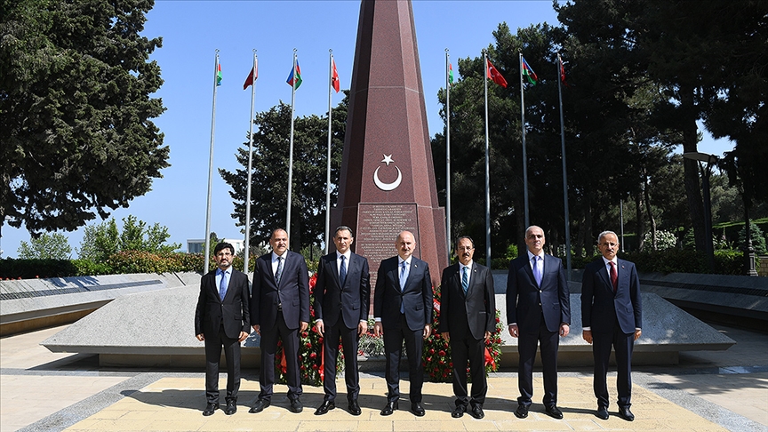 Ulaştırma ve Altyapı Bakanı Karaismailoğlu: Karabağ'ın imarında Azerbaycan'la birlikte çalışacağız
