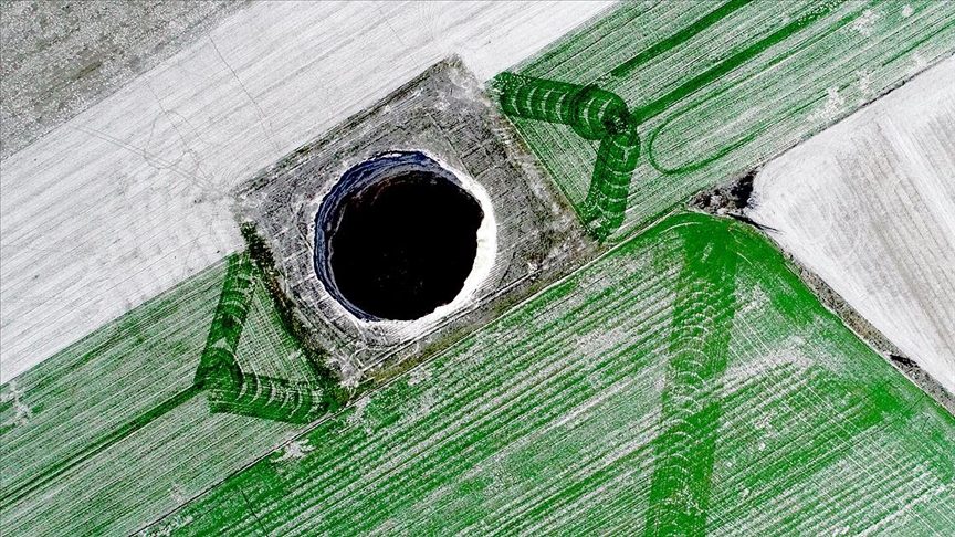 Konya'da 3 metre çapında 65 metre derinliğinde obruk oluştu