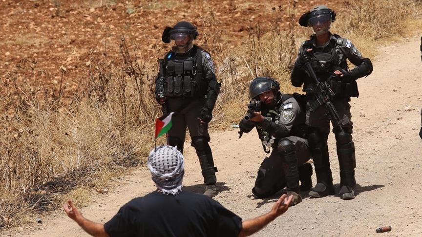 Israeli Army Arrests 9 Palestinians In West Bank Raids