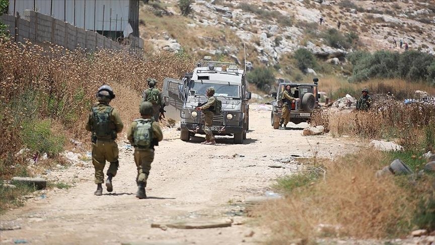 Israeli police run over child in Jerusalem for flying Palestinian flag