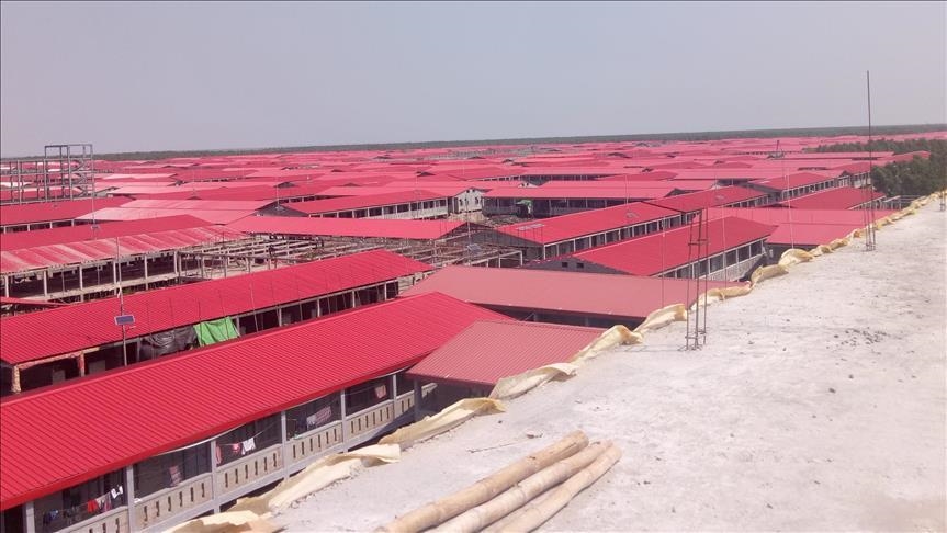 UN officials visit Rohingya camp on remote Bangladeshi isle