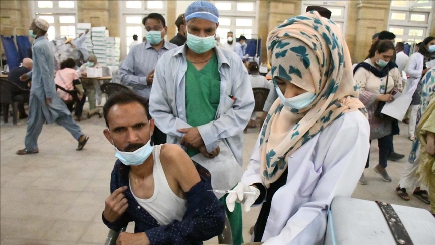 Pakistán lanzó vacuna de producción local contra la COVID-19