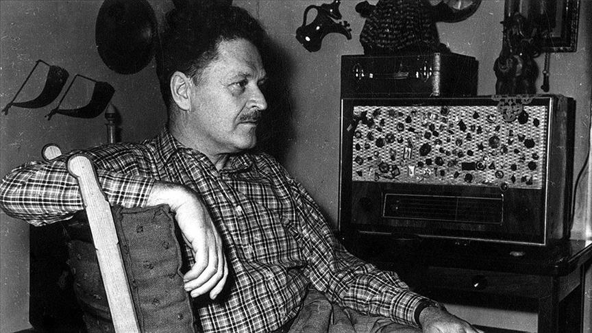 Turkey marks 58th death anniversary of legendary poet Nazim Hikmet