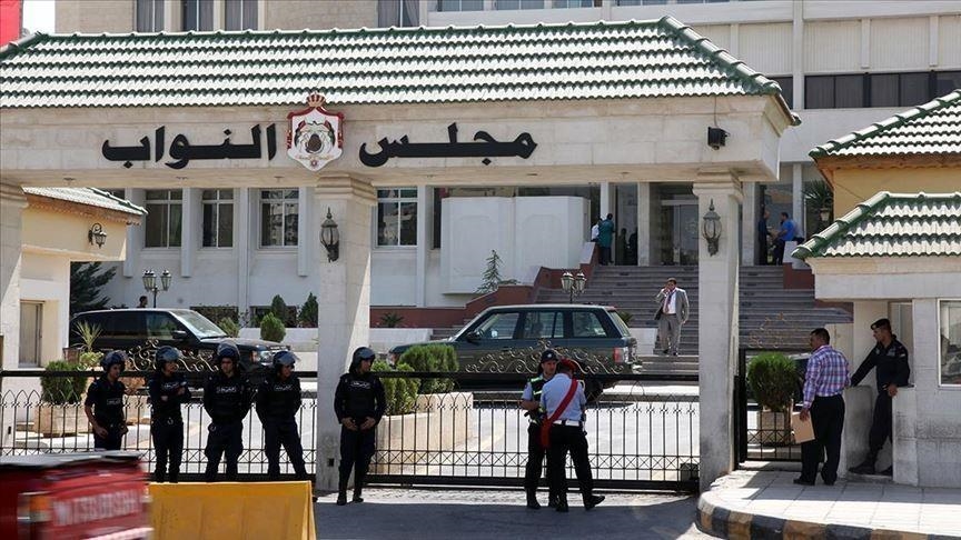 الأردن.. استقالة البرلماني المجمدة عضويته أسامة العجارمة